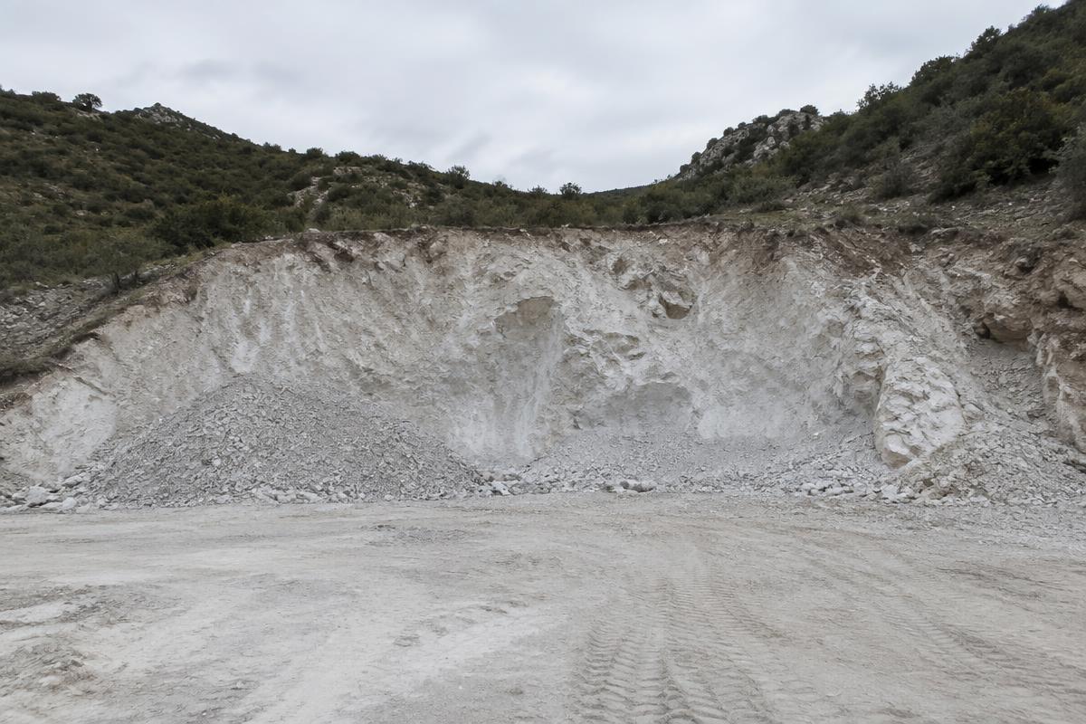 Extracción de material no metálico